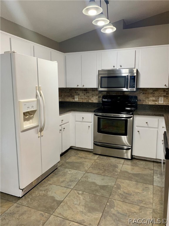 Additional kitchen view