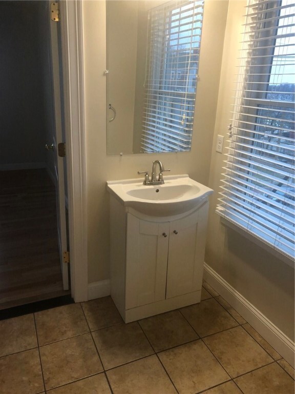 162 Thames St unit 3, Bristol, RI 02809 - photo 7