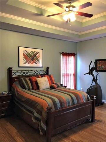 Look at the gorgeous multi-depth tray ceilings.