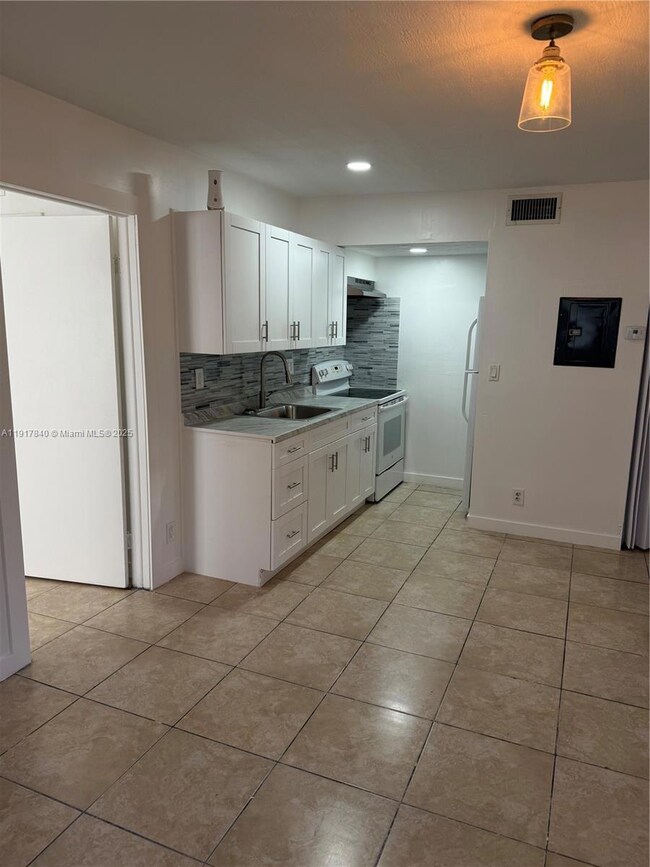 4301 NW 19th St unit 73, Lauderhill, FL 33313 - photo 4