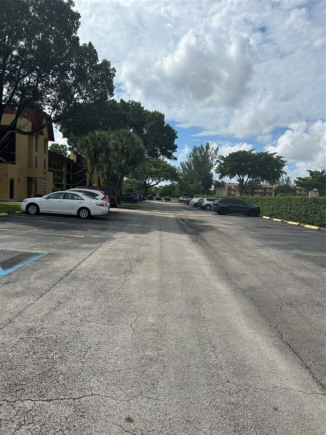 3253 Foxcroft Rd unit G305, Miramar, FL 33025 - photo 6