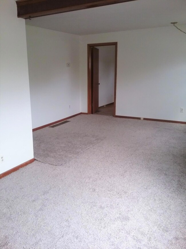 3338 Petzinger Living Room view to bedro