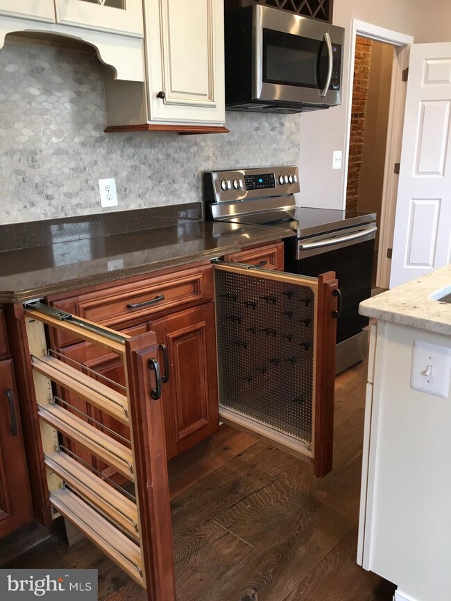 1001 S Charles St unit 2, Baltimore, MD 21230 - photo 7