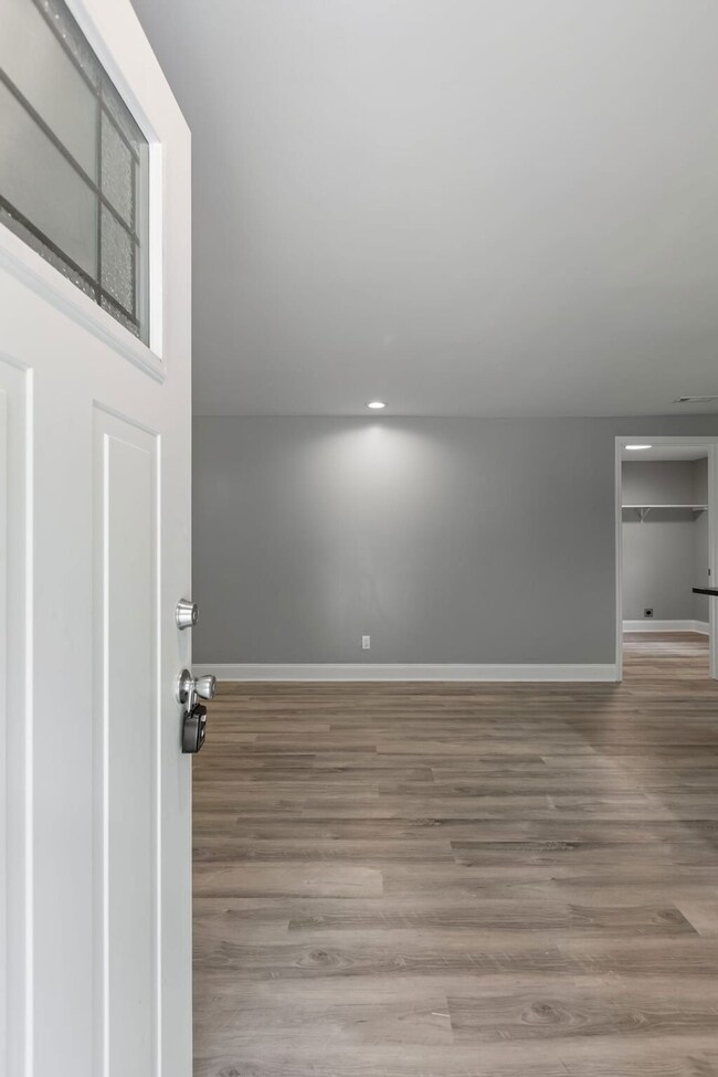 1591 Marsh Creek Rd, Linden, TN 37096 - photo 6