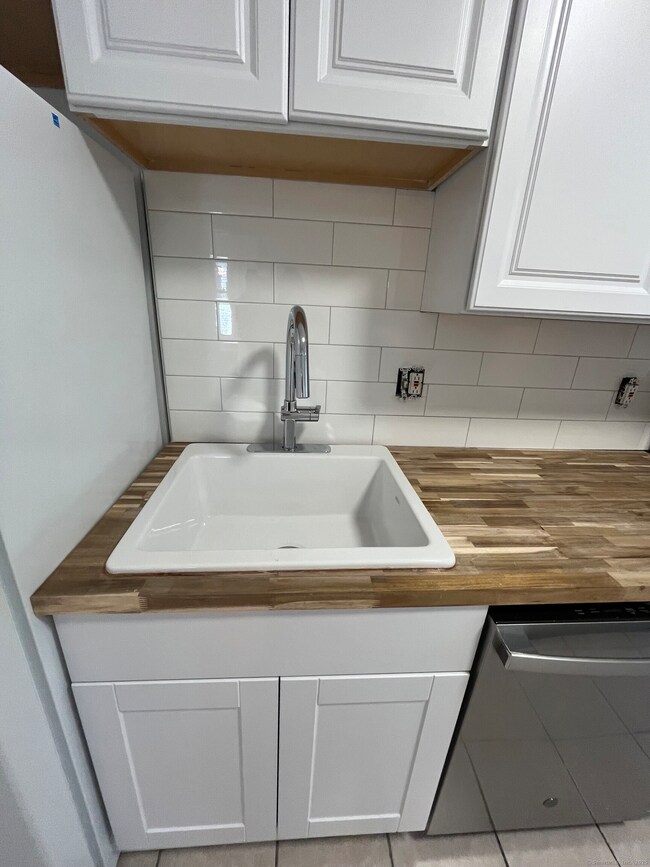 82 Forest St unit A2, Stamford, CT 06901 - photo 6