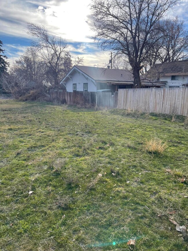 0 Vine Ave unit 497,498, Klamath Falls, OR 97601 - photo 4