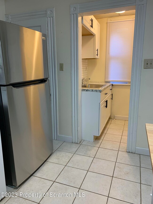 2430 Amelia Ave unit 2432, Scranton, PA 18509 - photo 5