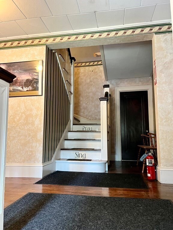 38 Crescent St unit 3, Franklin, MA 02038 - photo 3