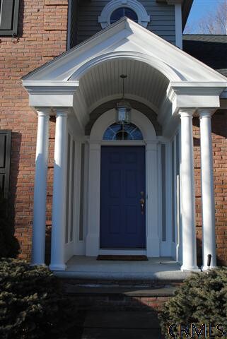 709 Waldens Pond Rd, Albany, NY 12203 - photo 2