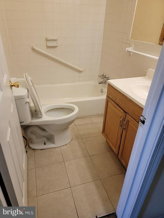 7803 Ashdale Rd, Capitol Heights, MD 20743 - photo 5