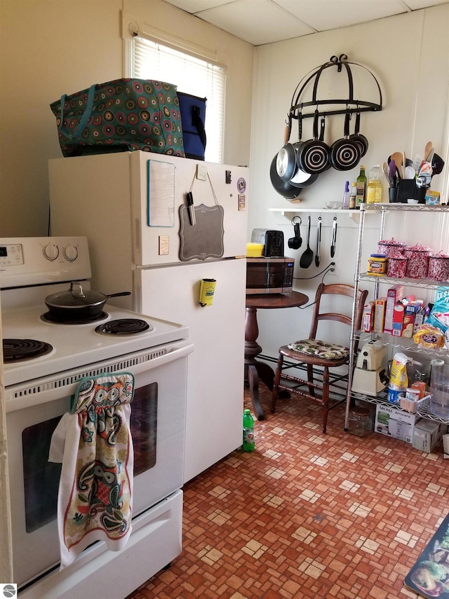 1004 S University St, Mount Pleasant, MI 48858 - photo 4