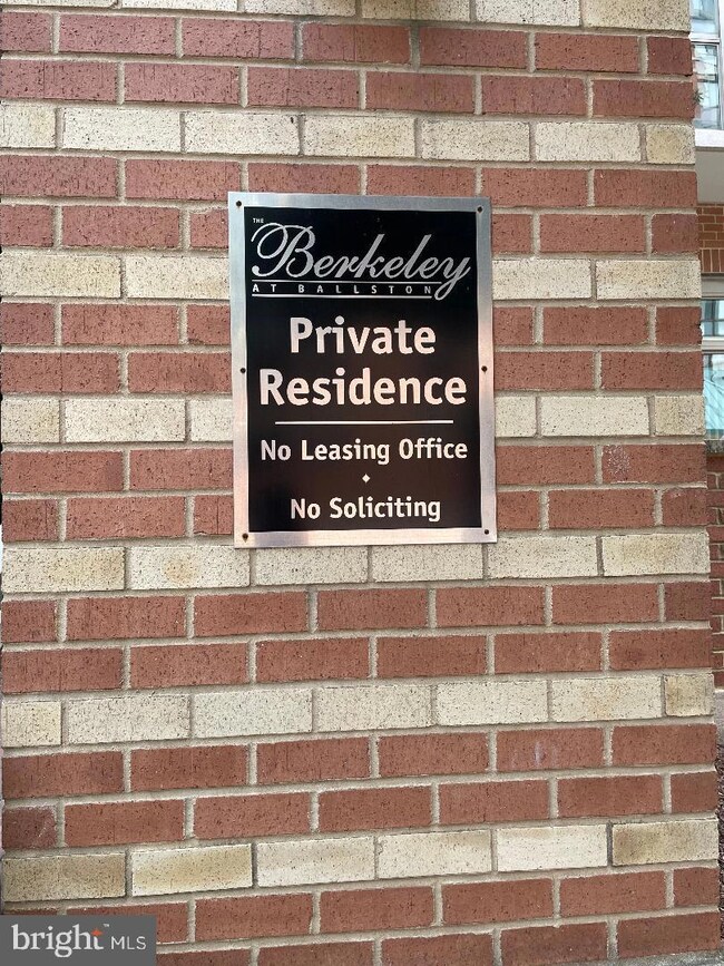 The Berkeley unit 104, Arlington, VA 22201 - photo 2