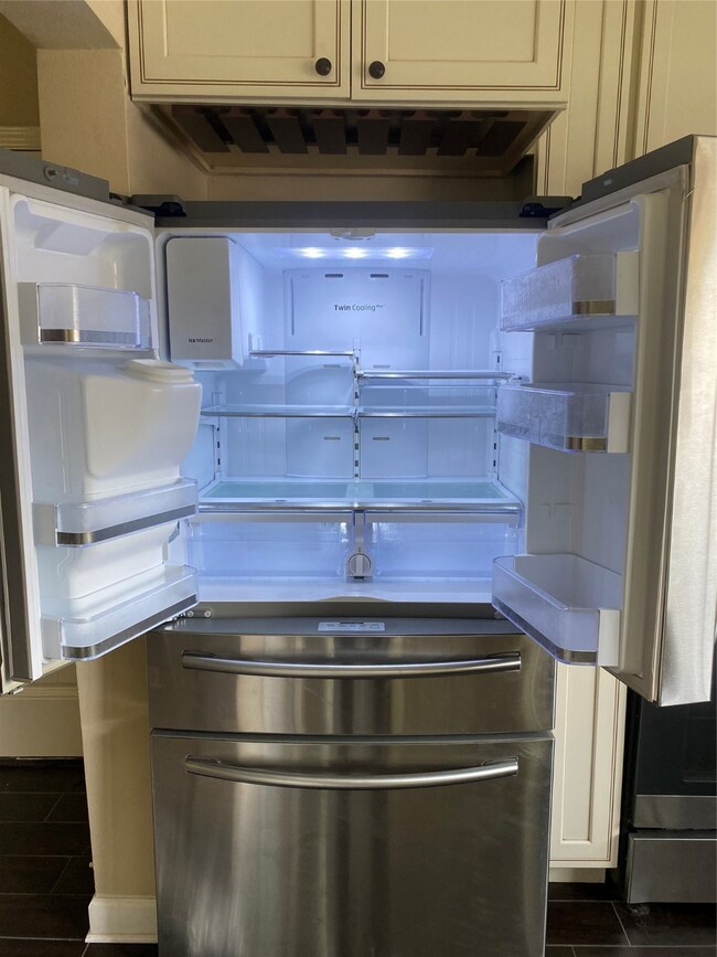 16911 Hibiscus Ln, Friendswood, TX 77546 - photo 2