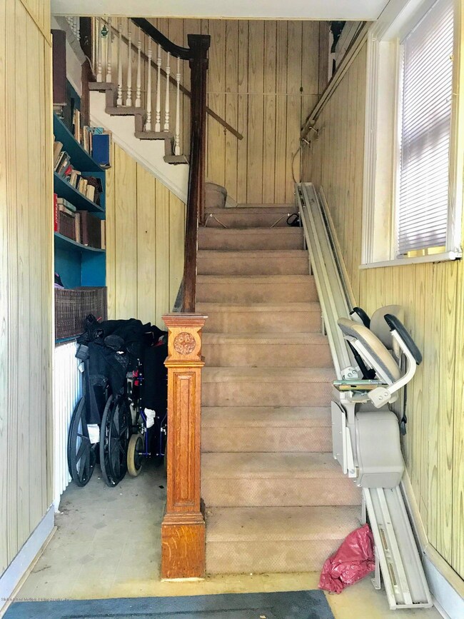 bement foyer