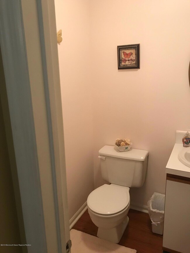 Downstairs 1/2 Bath