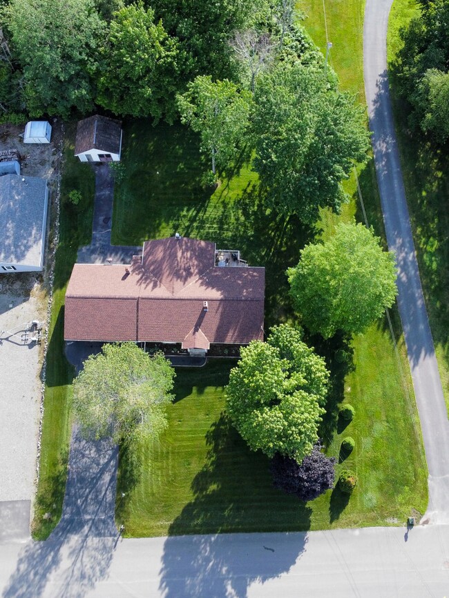 105 Minuteman Dr, Millinocket, ME 04462 - photo 5