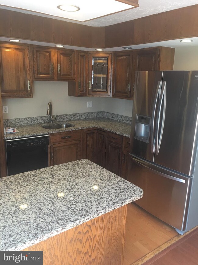 1427 Harford Square Dr, Edgewood, MD 21040 - photo 2