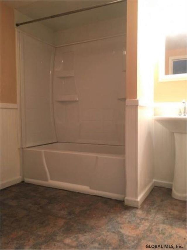 379 Madison Ave unit 1R, Albany, NY 12210 - photo 7