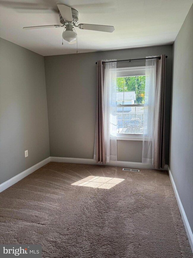 2346 Maytime Dr, Gambrills, MD 21054 - photo 5