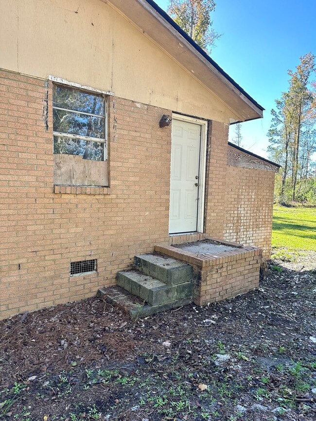 809 Poor Farm Rd, Kingstree, SC 29556 - photo 4