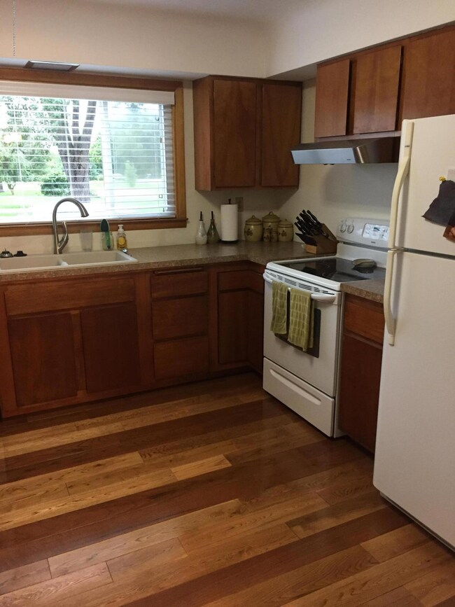 3445 Rolfe Kitchen