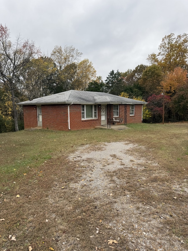 275 Attaway Rd, Clarksville, TN 37040 - photo 4