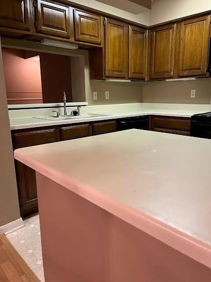 Kitchen with breakfast bar