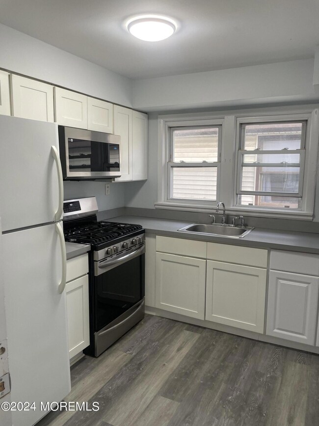 54 4th Ave unit B, Long Branch, NJ 07740 - photo 4