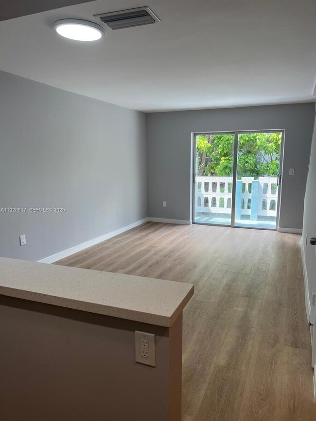 7820 NE Bayshore Ct unit 211, Miami, FL 33138 - photo 6