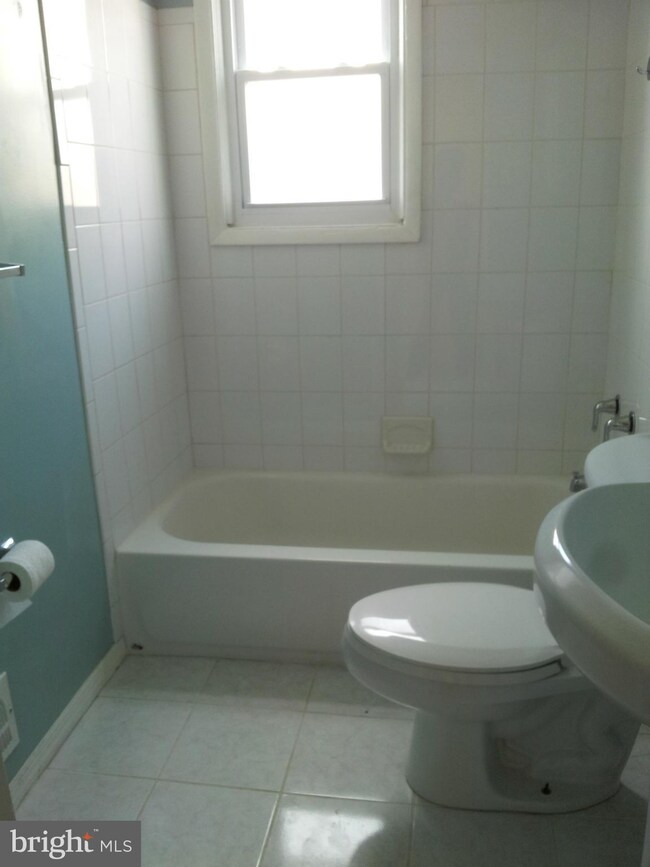 2614 E Northern Pkwy, Baltimore, MD 21214 - photo 6