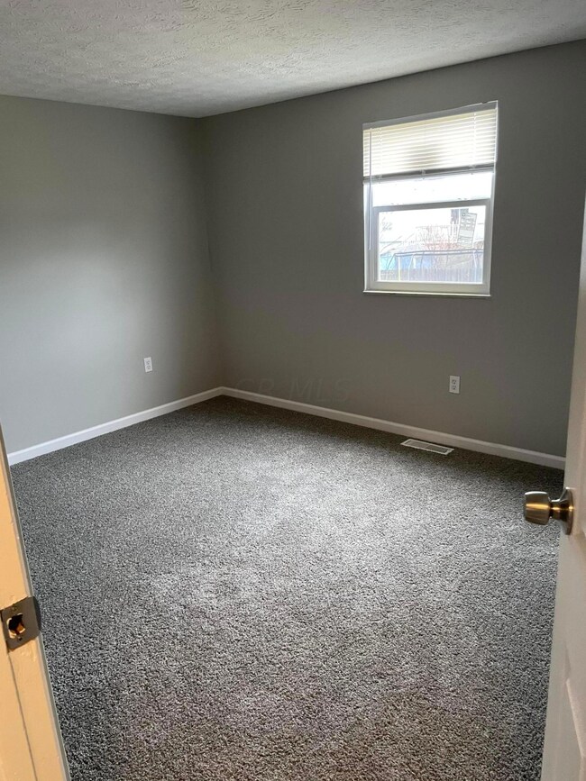 849 Upwoods Dr, Columbus, OH 43228 - photo 7