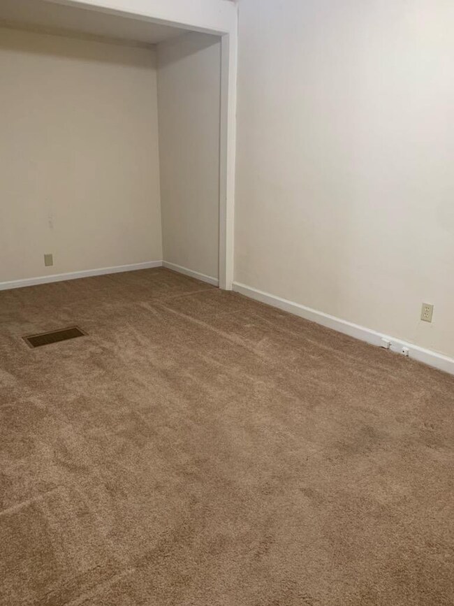 230 N Jay St, Griffith, IN 46319 - photo 6