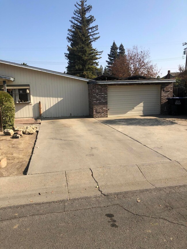 7FEF3E5D-F16D-41A3-8E71-60204182E079