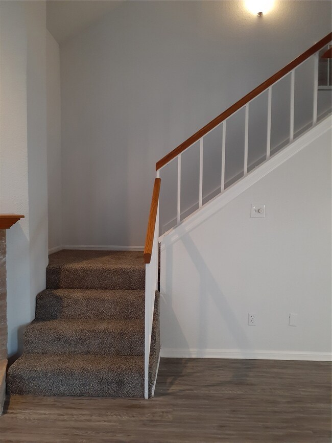 3150 Walnut Bend Ln unit 624, Houston, TX 77042 - photo 4