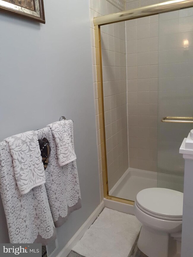 8408 Chervil Rd, Lanham, MD 20706 - photo 4