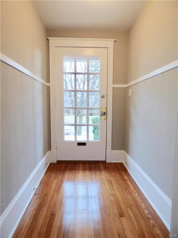 2329 W Fairview St, Allentown, PA 18104 - photo 4