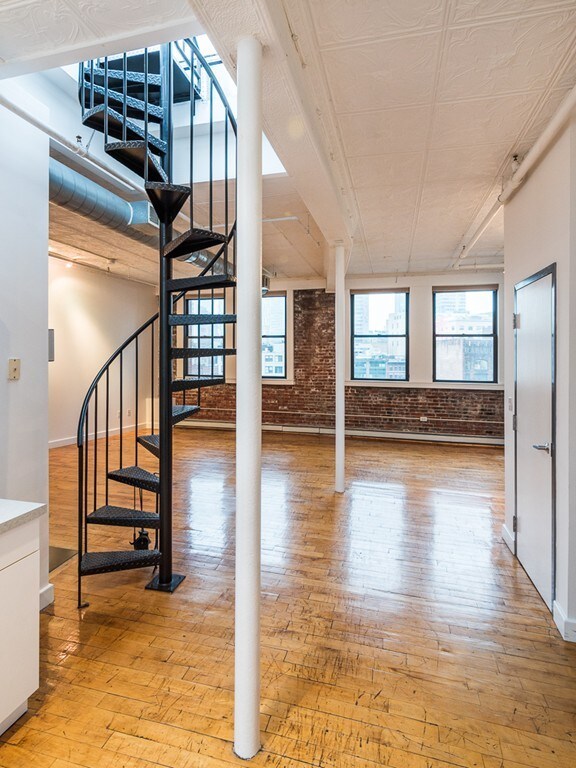 116 Lincoln St unit 6A, Boston, MA 02111 - photo 5