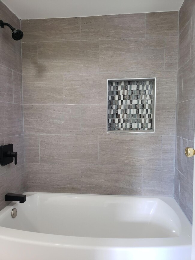 Full Bath 2