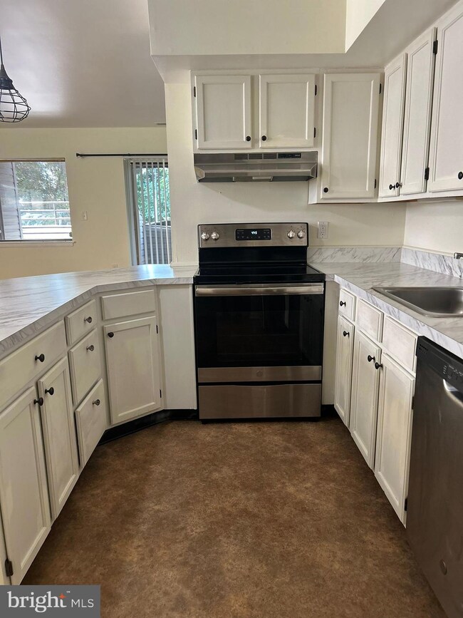 8103 Greenspring Way unit B, Owings Mills, MD 21117 - photo 3