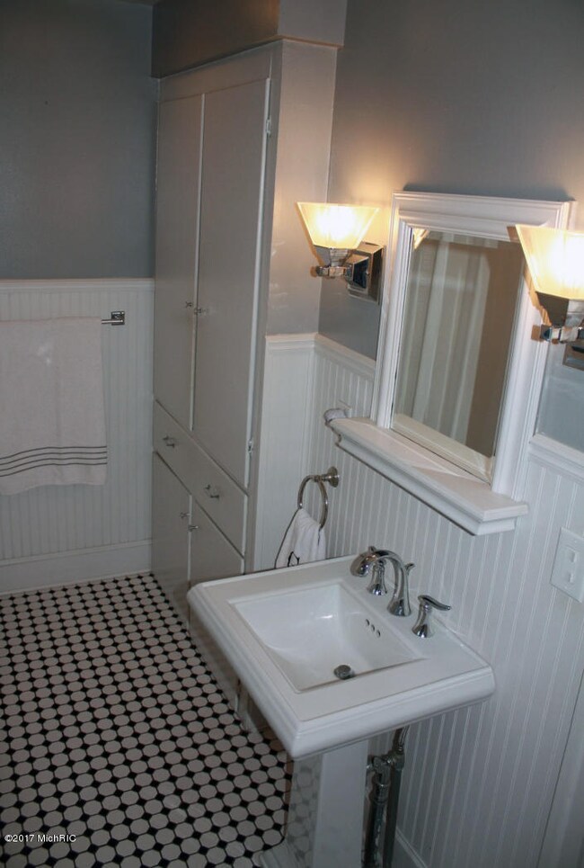 Full Bath2