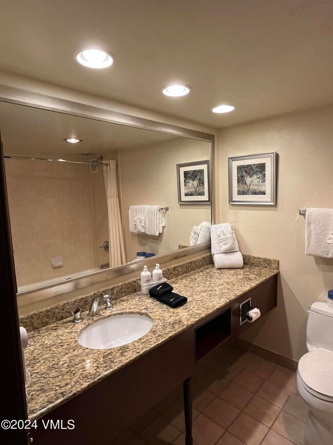 1305 Bath 1