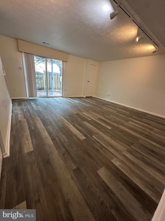 19611 Twinflower Cir, Germantown, MD 20876 - photo 7