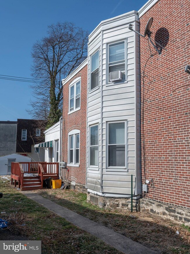 14 Cherry St, Darby, PA 19023 - photo 4