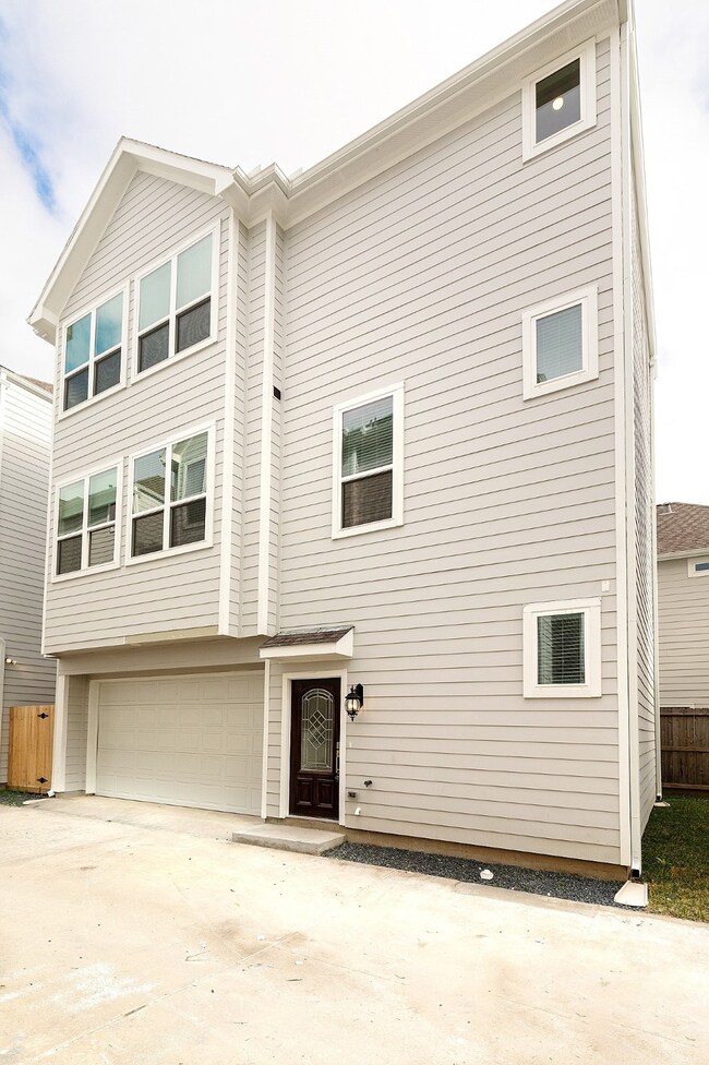 627 Link Rd, Houston, TX 77009 - photo 2