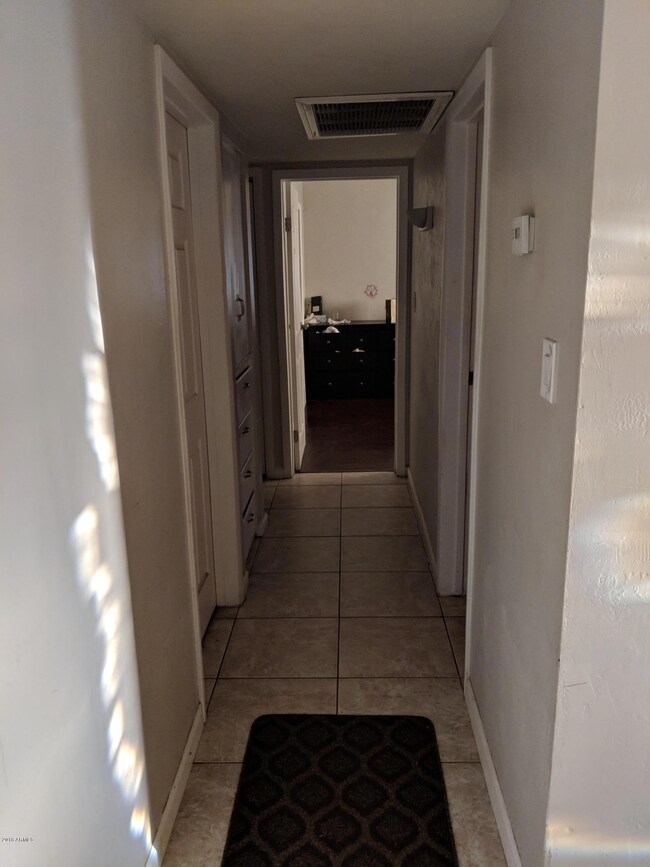 37th st hallway