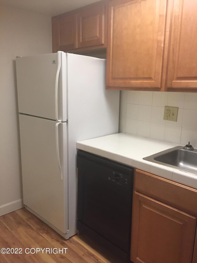 4318 Checkmate Dr unit 25, Anchorage, AK 99508 - photo 3