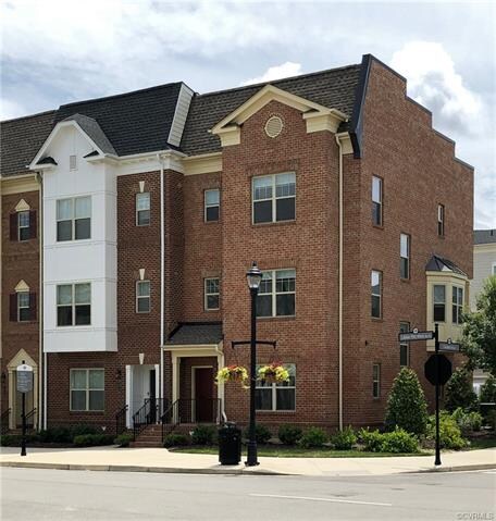 Home features a convenient end-unit location just a short walk from the community clubhouse and pool.