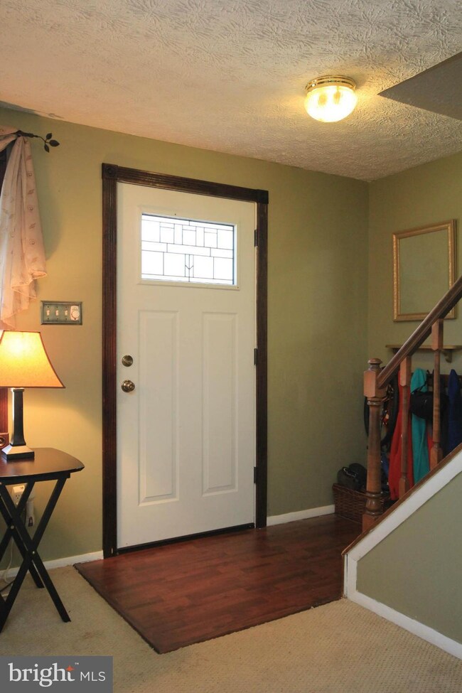 8068 Steeple Chase Ct, Springfield, VA 22153 - photo 3