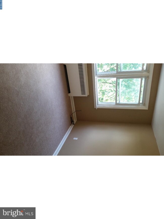 6836 Clover Ln, Upper Darby, PA 19082 - photo 7