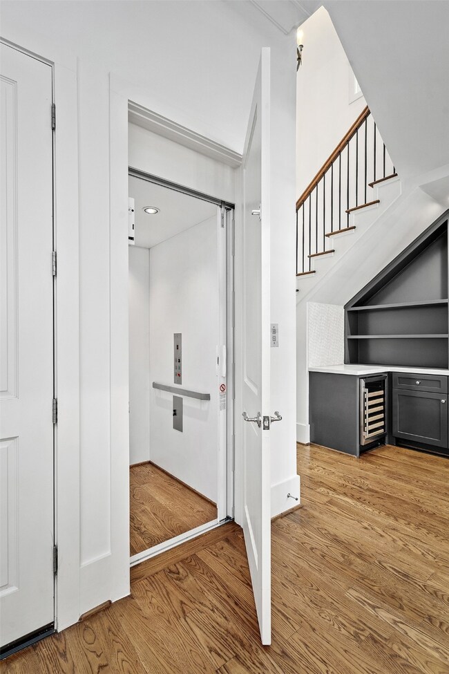 Installed elevator with access to all 3 floors.